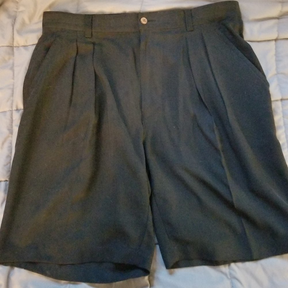 Tommy Bahama Relax Pleated Silk Shorts Men's Size 34 Black Resort Type